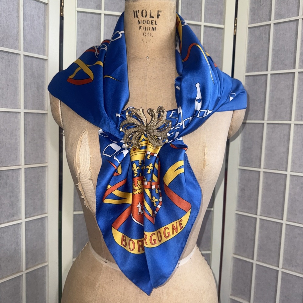 Vintage Musee du Vin Paris Polyester Scarf Blue Gold French Wine Brotherhood